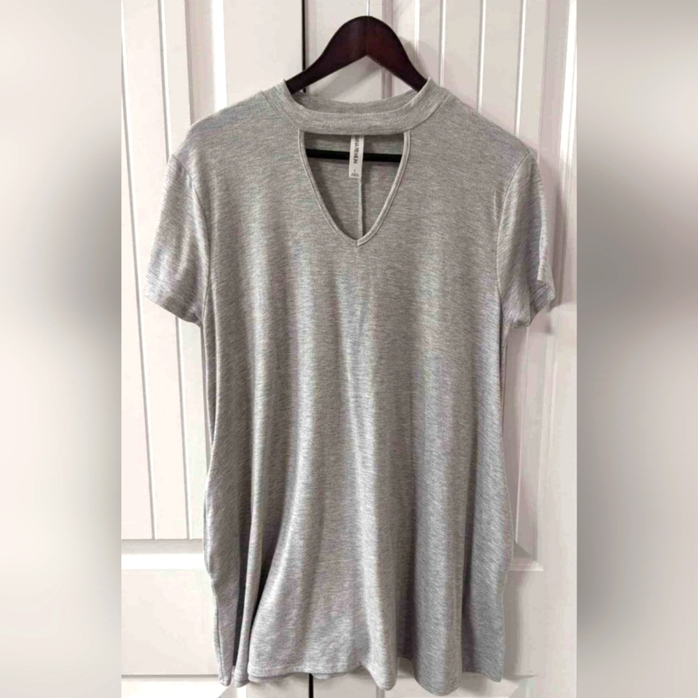 Soft Gray Tunic Shirt, Front Cutout with Pockets Size Large